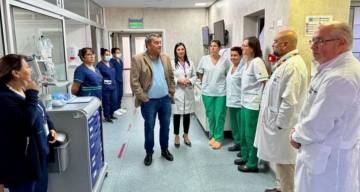 El ministro Mangione supervisó el funcionamiento de los servicios de salud en el hospital Oñativia