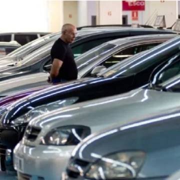 Sube el impuesto interno a vehículos