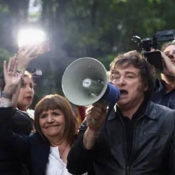 Milei encabezó una recorrida en Tucumán