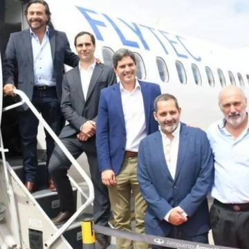 Sáenz destacó la inversión privada y el crecimiento minero en la presentación del avión Dash 8-400 en Salta