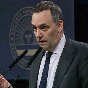 Piden archivar una de las causas de Adorni