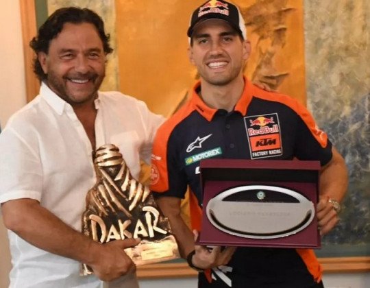El gobernador Sáenz recibió a Luciano Benavides, campeón salteño del Dakar 2026
