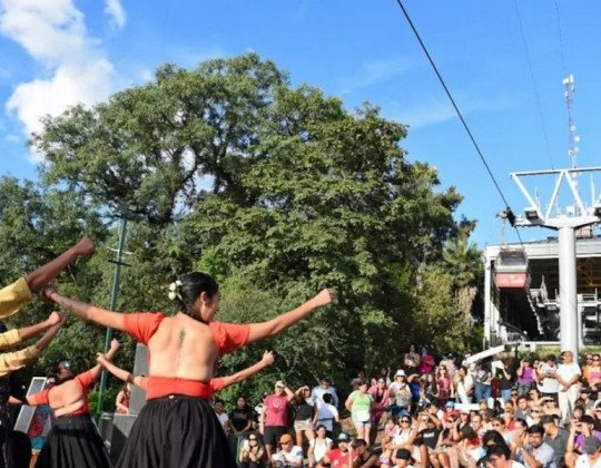 Vacaciones en la cima: los teleféricos San Bernardo y Ala Delta reciben a 2000 visitantes por día