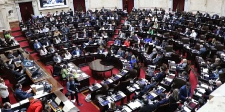 Proponen arancelar educación y salud