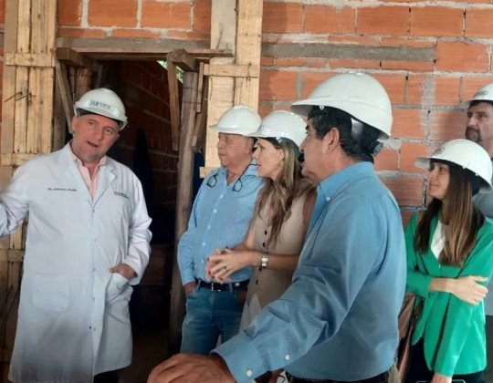 Avanza la obra del Bloque Crítico del hospital San Bernardo, referente en Latinoamérica