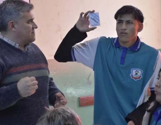 Colegio desarrolló un innovador juego de cartas que vincula a los alumnos con los héroes de la Independencia