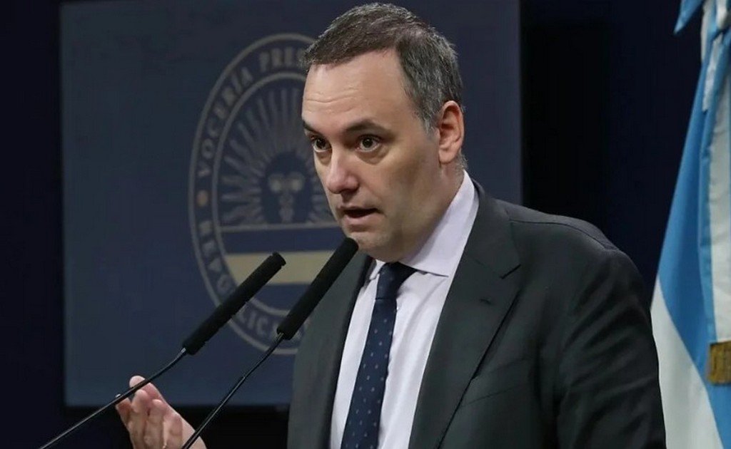 Piden archivar una de las causas de Adorni