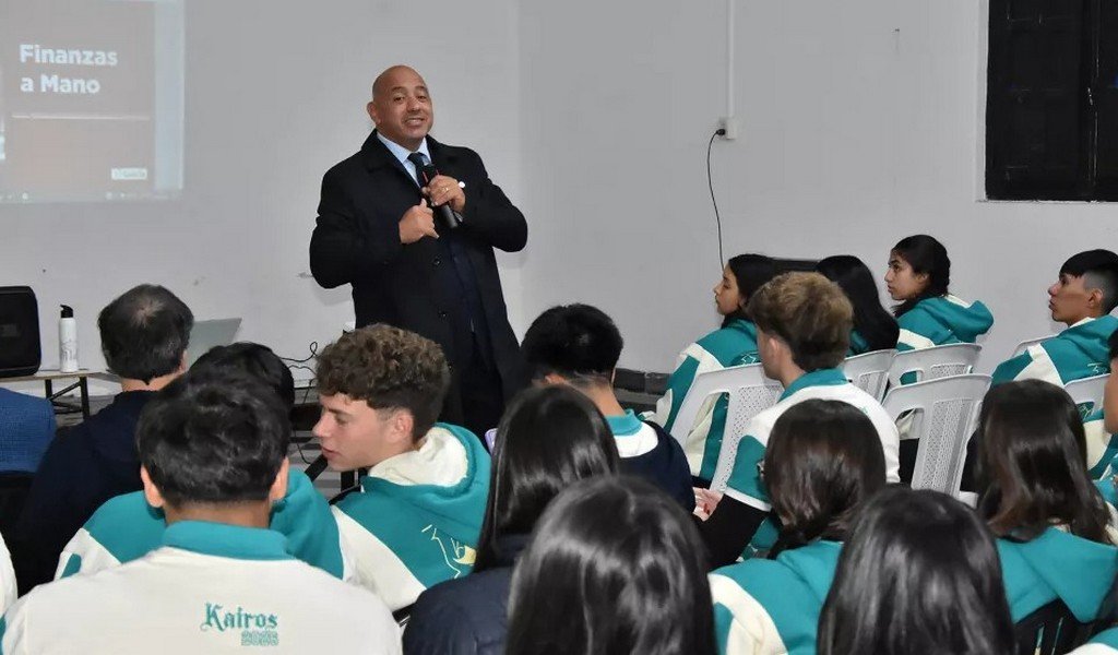 Estudiantes de Vaqueros participaron de una jornada de educación financiera