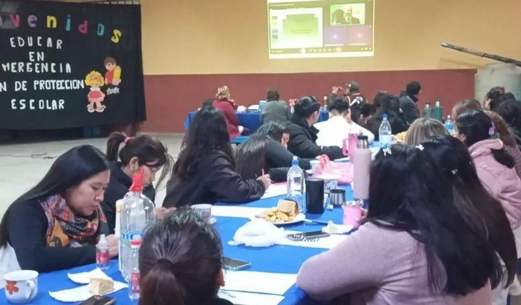 Defensa Civil capacitó a docentes de Salvador Mazza sobre gestión de riesgos