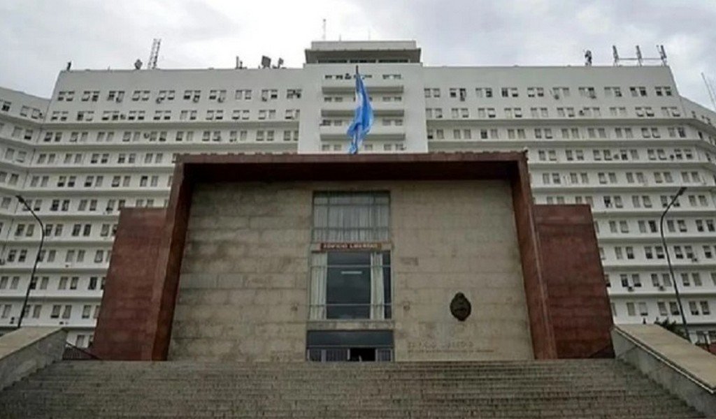 Denuncian corrupción en la Armada