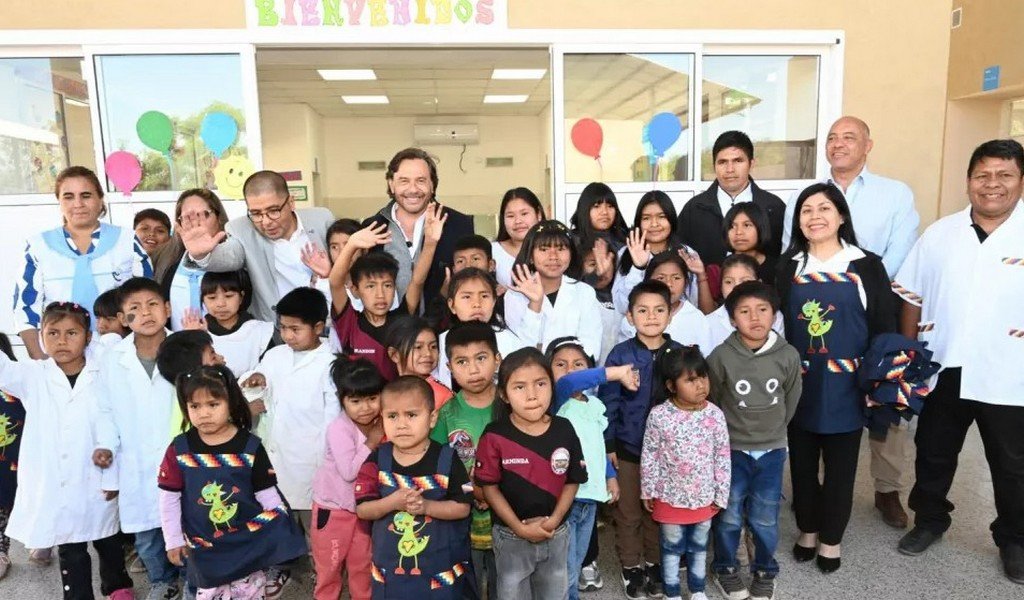 Luego de 15 años de espera, Sáenz inauguró el nuevo edificio de la escuela Monte Sinaí para la comunidad wichí del paraje El Obraje