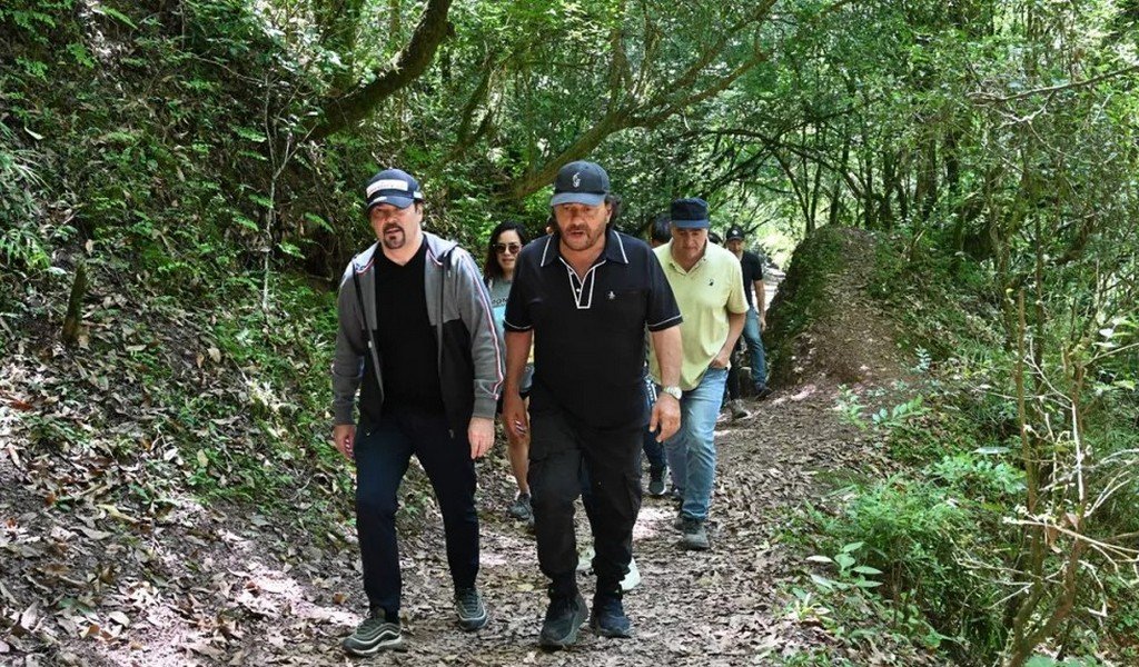 El Gobernador y el Embajador de Francia recordaron a las turistas francesas y a todas las víctimas de violencia de género