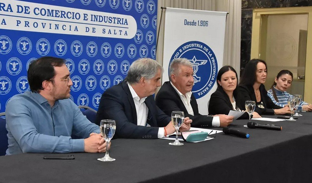 El Gobierno incentivará la compra y la formalidad en comercios salteños