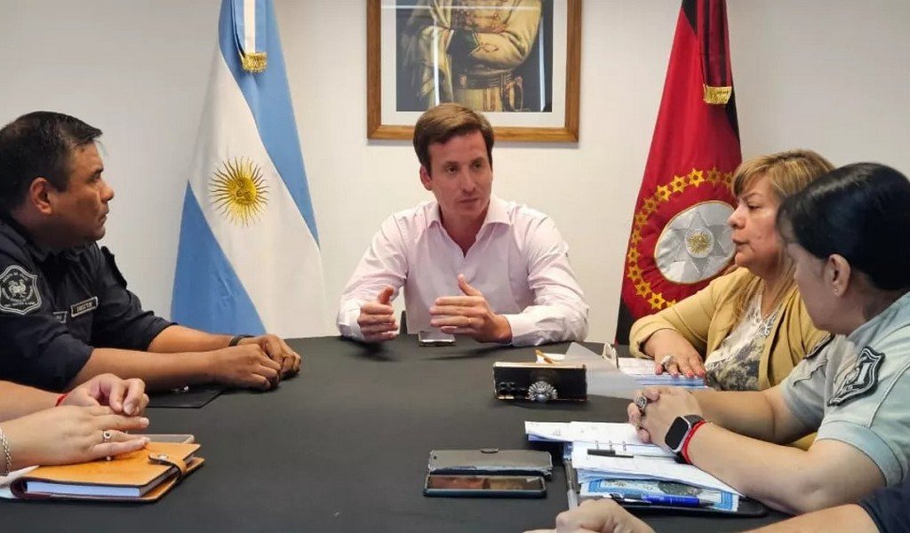 Planifican jornadas de capacitación e instrucción para agentes y oficiales de la Policía