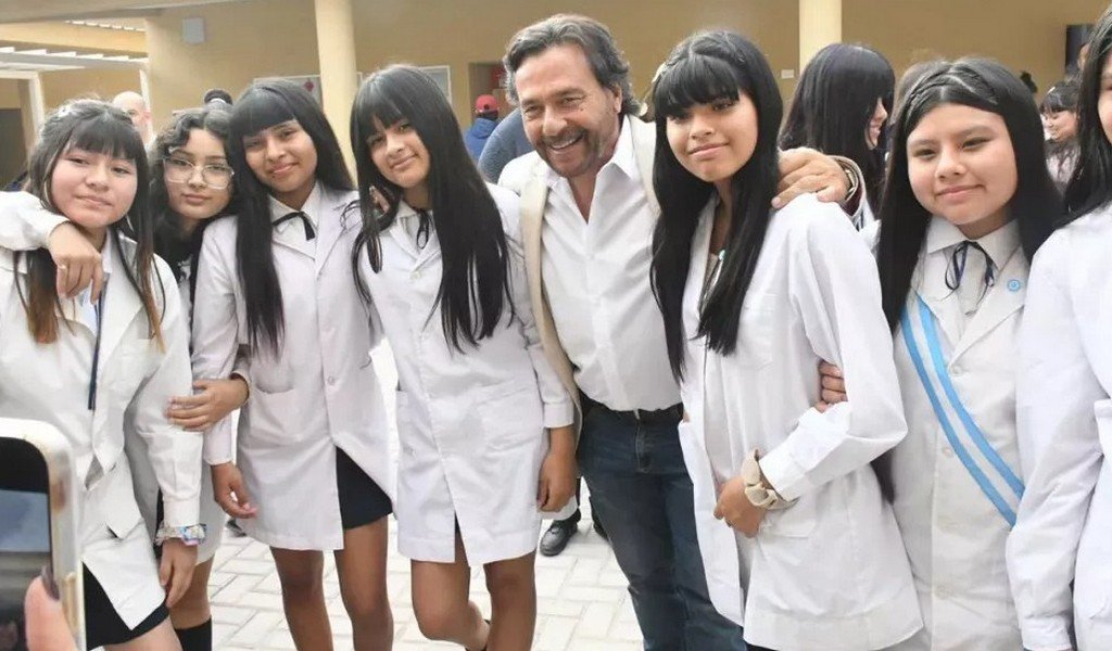 El gobernador Sáenz habilitó un nuevo edificio para 190 jardineritos en la zona sudeste de Capital