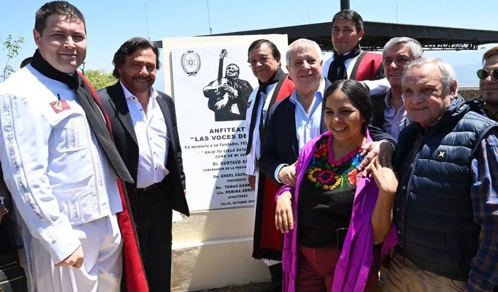 Cerro Aladelta: Sáenz inauguró el nuevo anfiteatro en homenaje a Las Voces de Orán