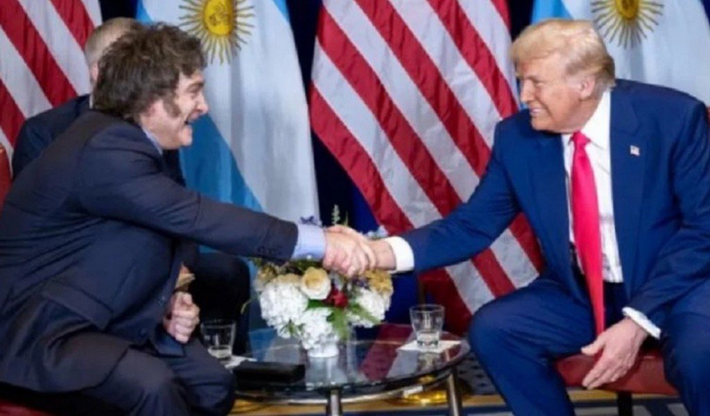 Críticas a Trump por el auxilio a Milei