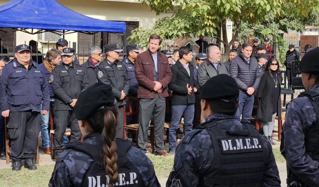 Entrega de móviles a jurisdicciones del departamento Orán