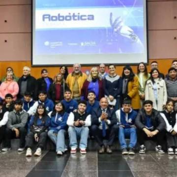 Felicitaciones a los alumnos a y sus profes: Escuelas salteñas se suman a la Copa Robótica Argentina 2025